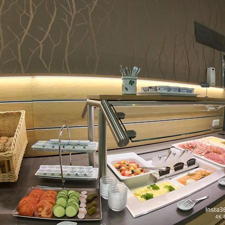 Hotel & Restaurant Waldschloesschen Kyritz Eksteriør billede
