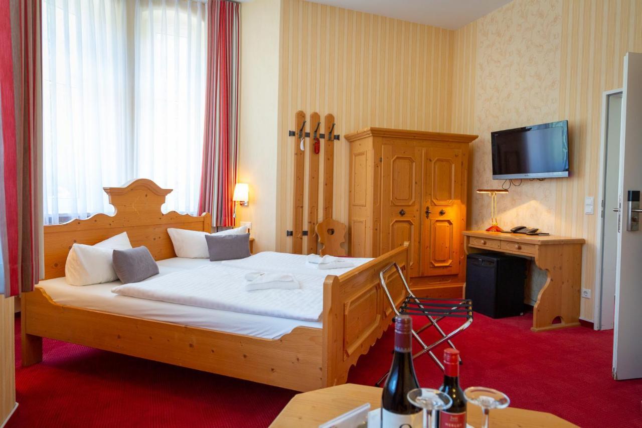 Hotel & Restaurant Waldschloesschen Kyritz Eksteriør billede