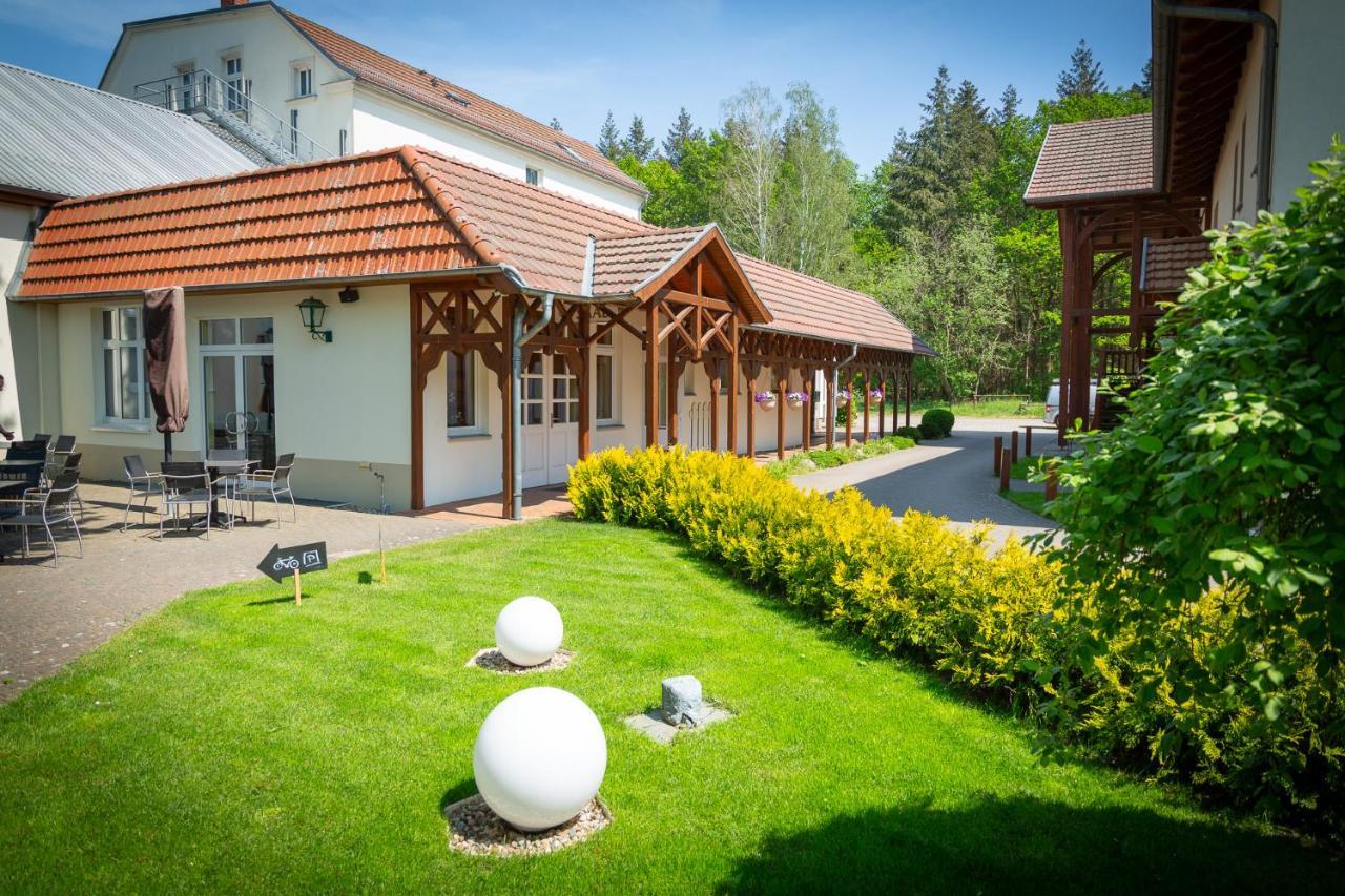 Hotel & Restaurant Waldschloesschen Kyritz Eksteriør billede
