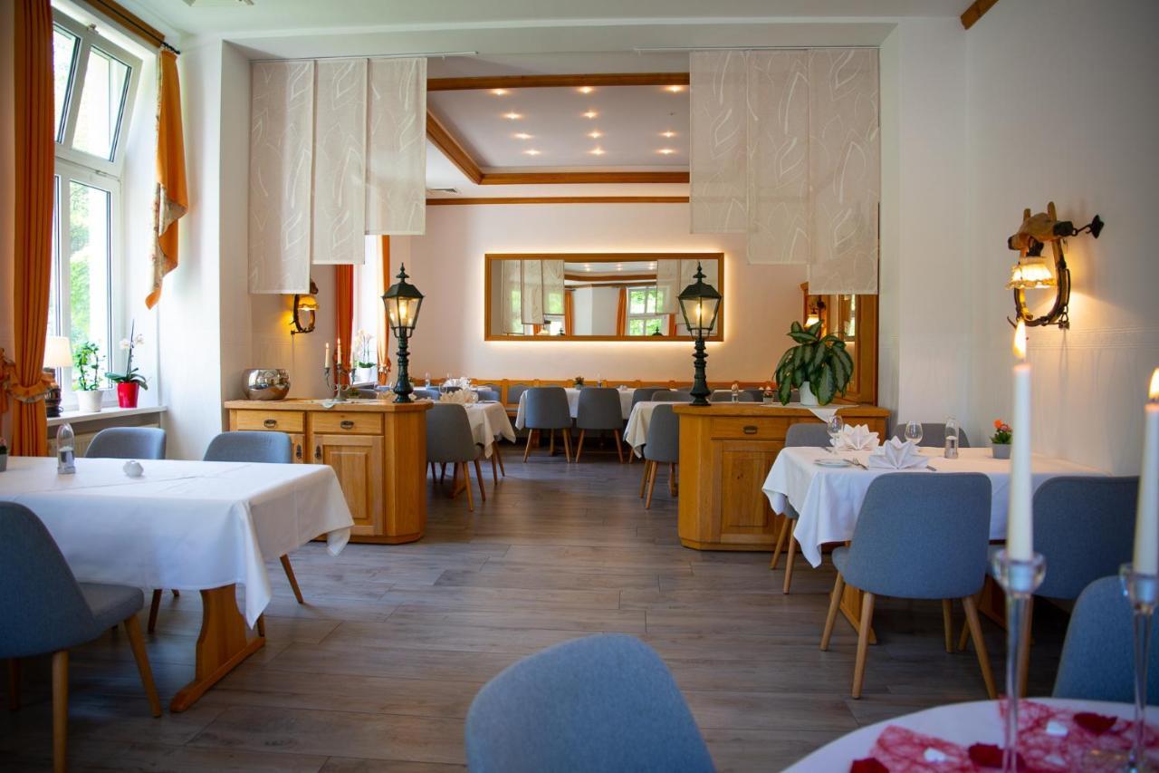 Hotel & Restaurant Waldschloesschen Kyritz Eksteriør billede