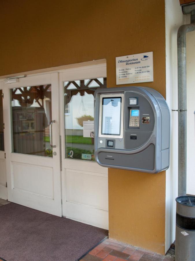 Hotel & Restaurant Waldschloesschen Kyritz Eksteriør billede