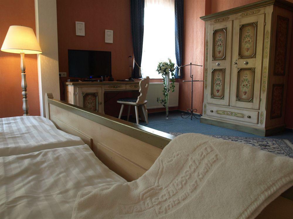 Hotel & Restaurant Waldschloesschen Kyritz Eksteriør billede