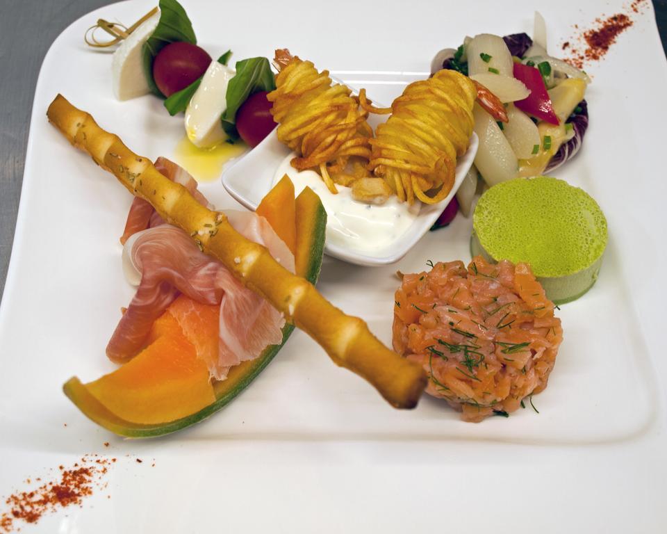 Hotel & Restaurant Waldschloesschen Kyritz Eksteriør billede