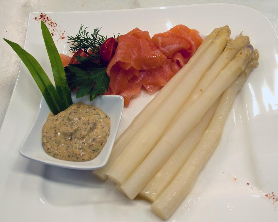 Hotel & Restaurant Waldschloesschen Kyritz Eksteriør billede