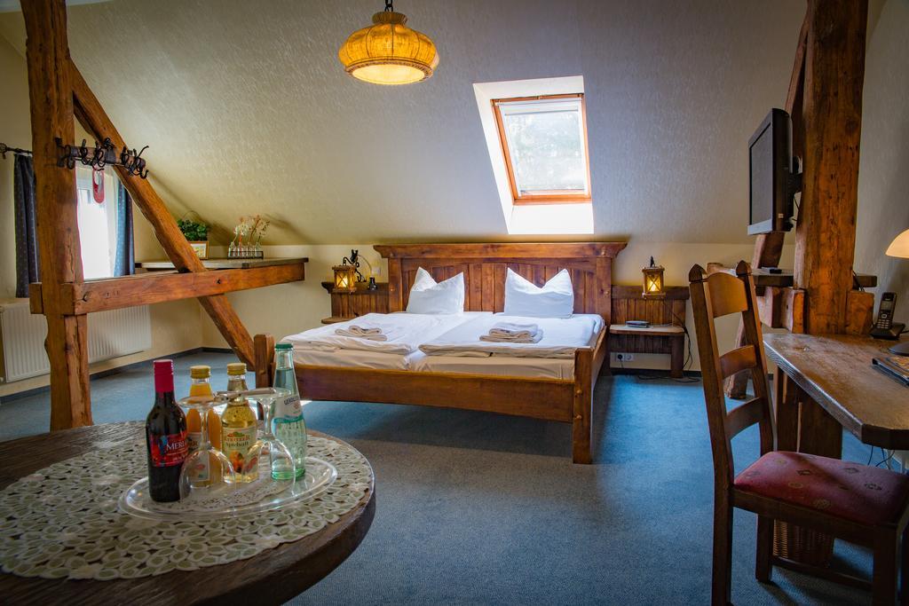 Hotel & Restaurant Waldschloesschen Kyritz Eksteriør billede
