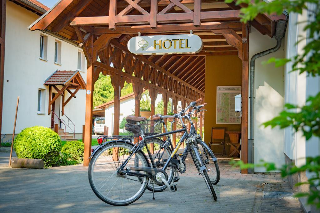 Hotel & Restaurant Waldschloesschen Kyritz Eksteriør billede