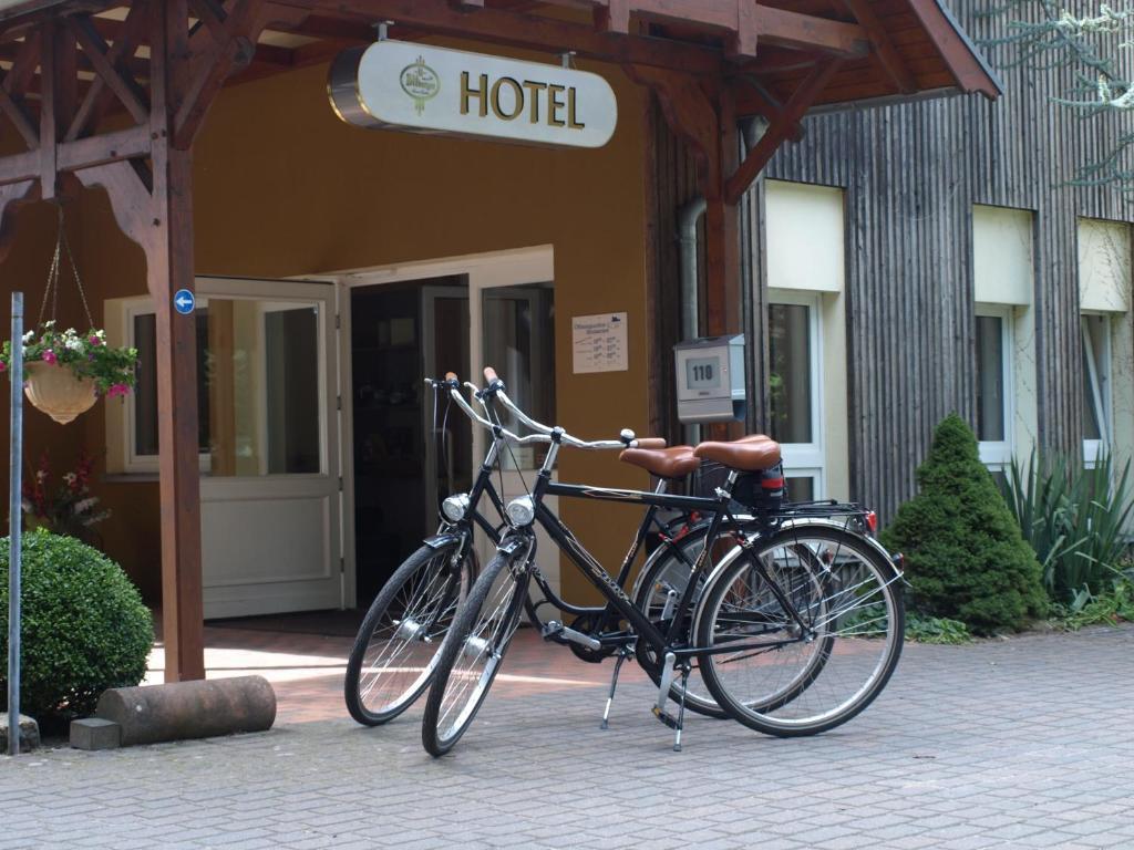 Hotel & Restaurant Waldschloesschen Kyritz Eksteriør billede